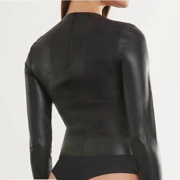BRAND NEW COMMANDO FAUX LEATHER BODYSUIT SIZE SMALL - Picture 3 of 6